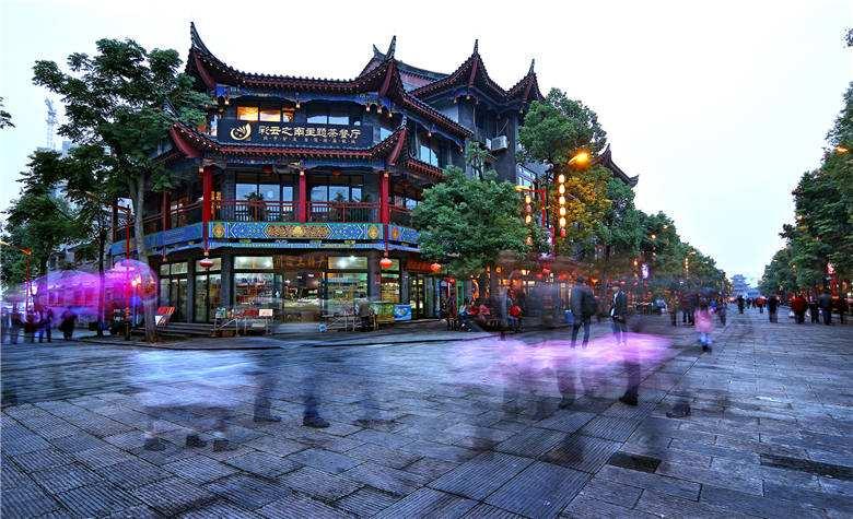 为什么男朋友在明知我生气的情况下，不哄我而讲道理？